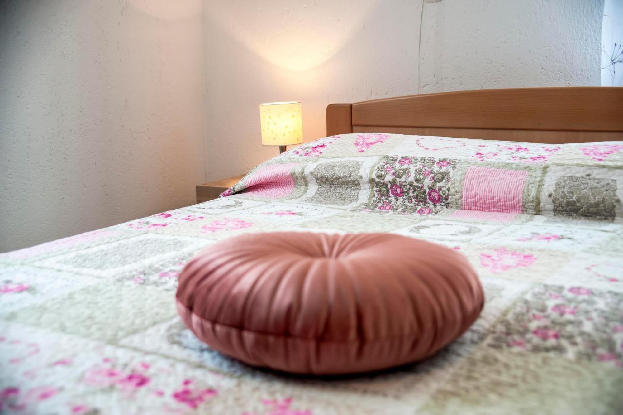 Apartments And Room Silvana Ровинь Экстерьер фото