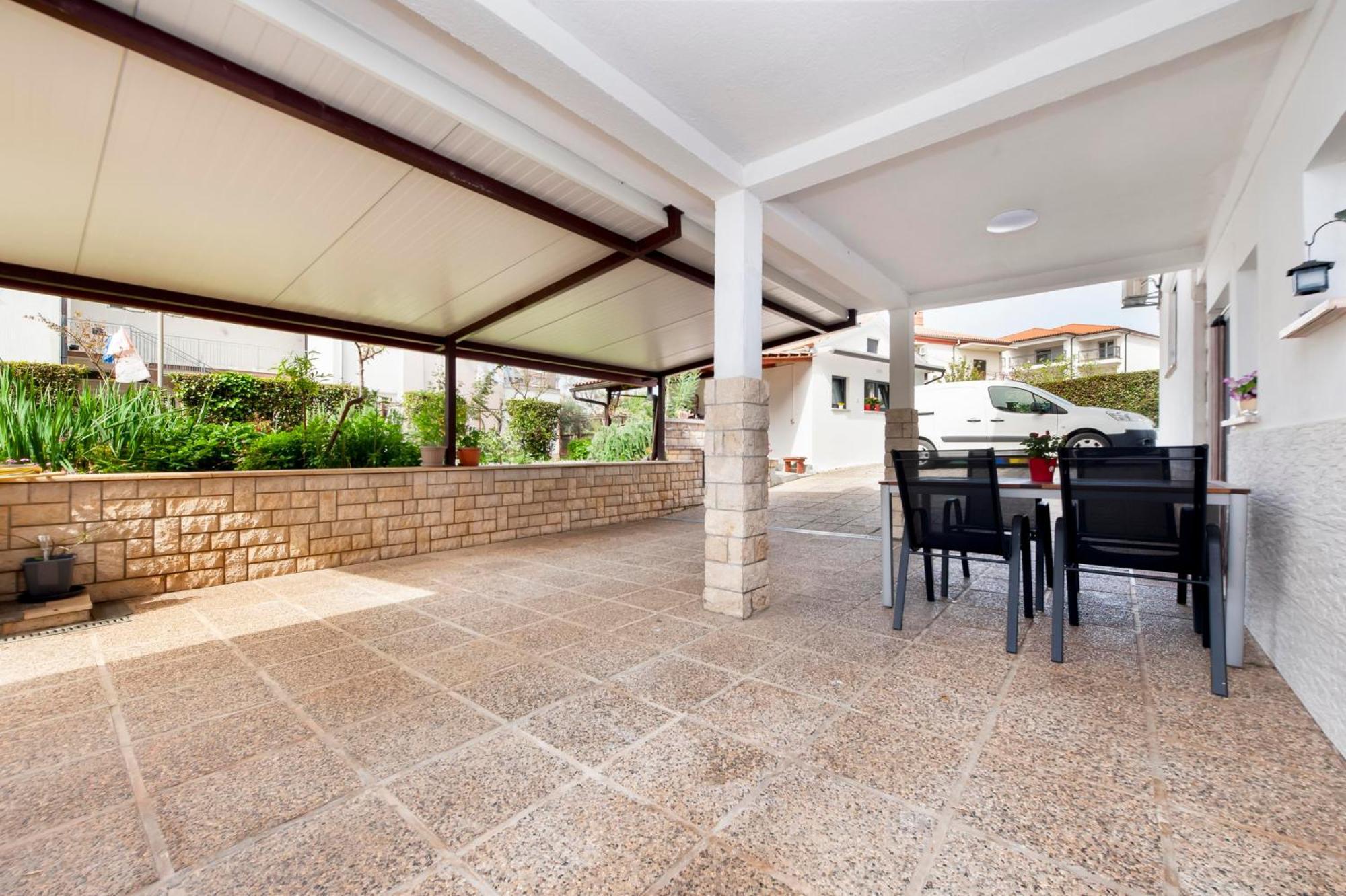 Apartments And Room Silvana Ровинь Экстерьер фото
