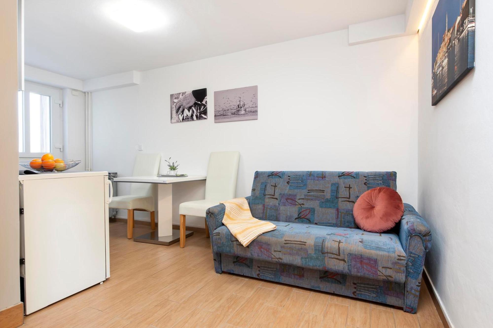 Apartments And Room Silvana Ровинь Экстерьер фото