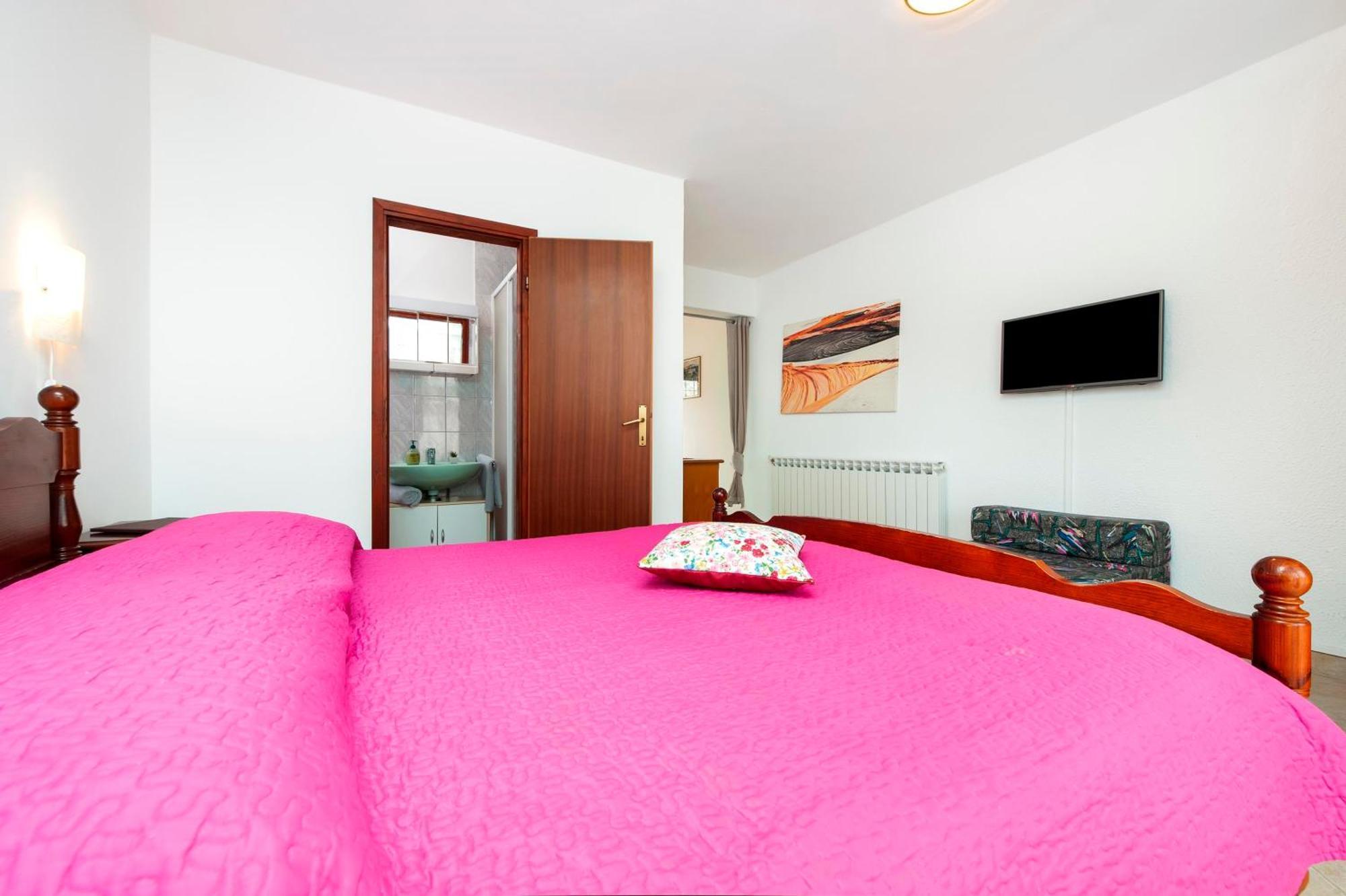 Apartments And Room Silvana Ровинь Экстерьер фото